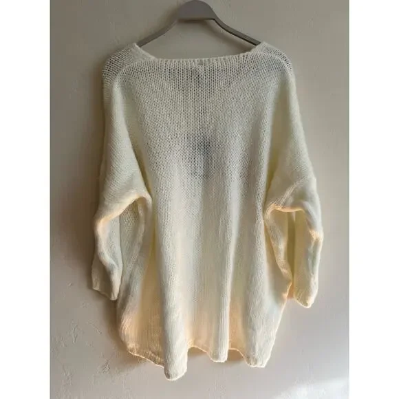 New Venti6 Made in Italy Off White Oversized LOVE V-Neck Sweater Size: Small / M - Picture 3 of 7